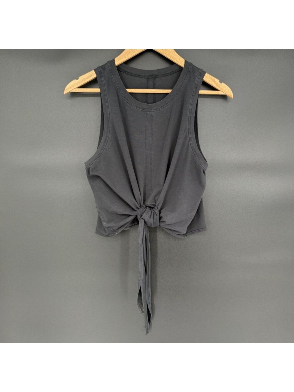 Lululemon Women’s Tie Front Cropped Tank Top M Black Sleeveless Yoga Workout